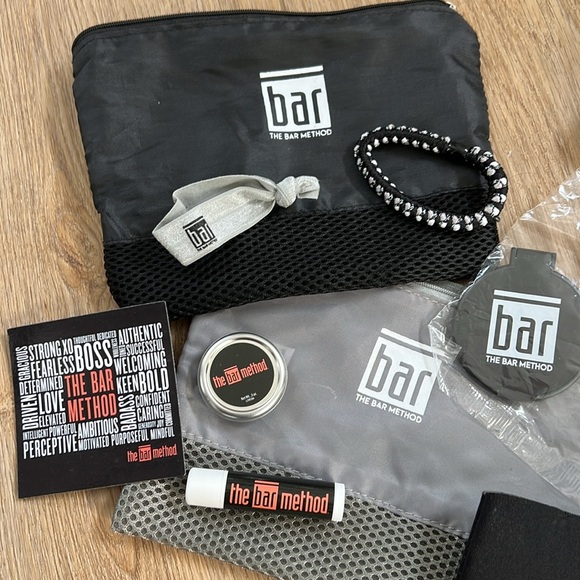 New The Bar Method Bag & other! - Picture 3 of 4
